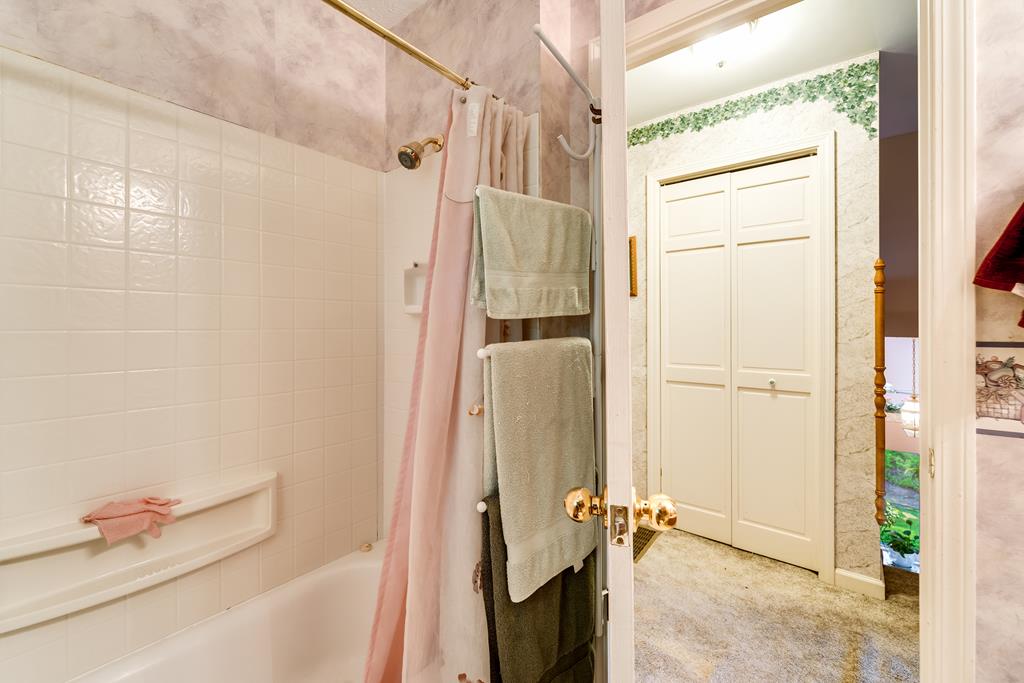 173 Hillcrest Cir