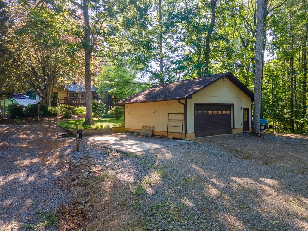 173 Hillcrest Cir