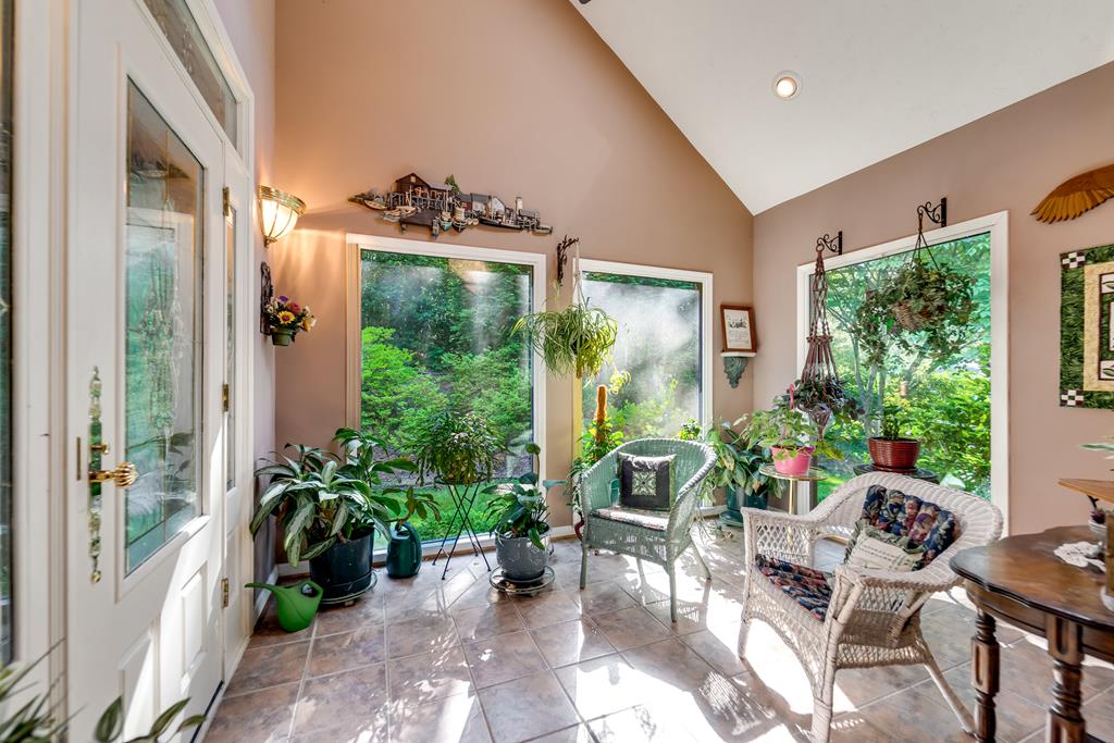 173 Hillcrest Cir