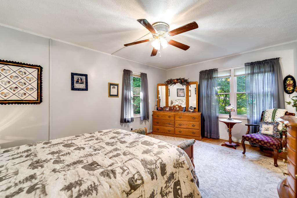 173 Hillcrest Cir