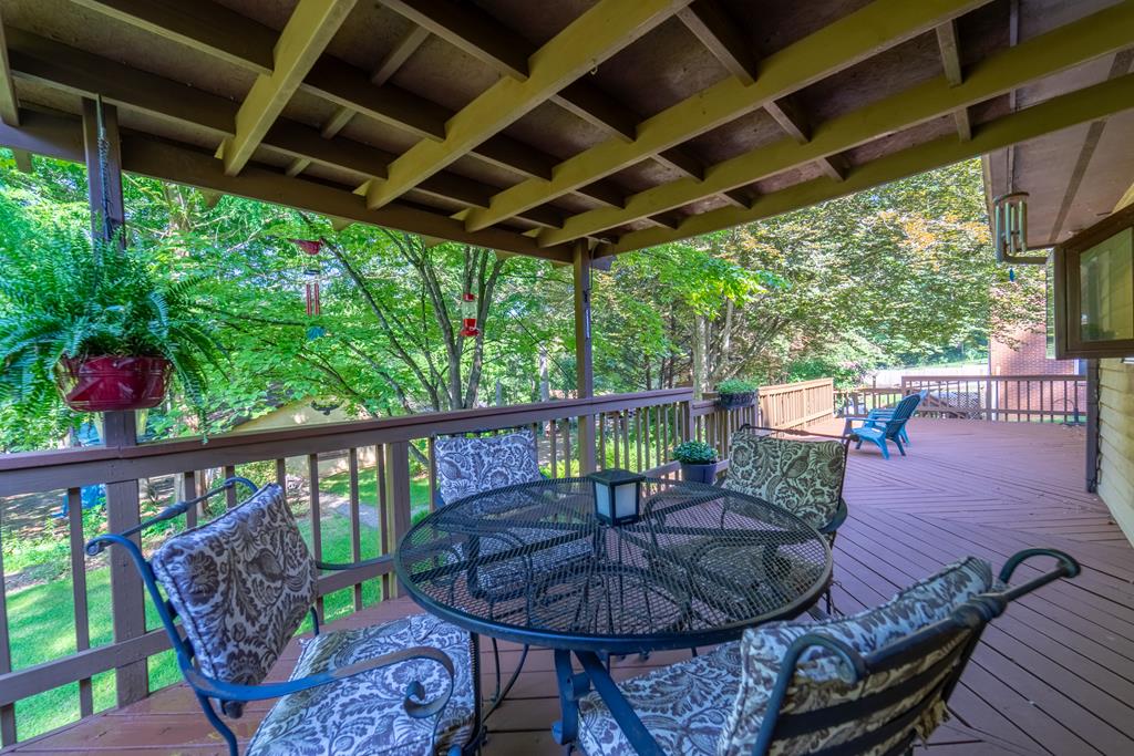 173 Hillcrest Cir