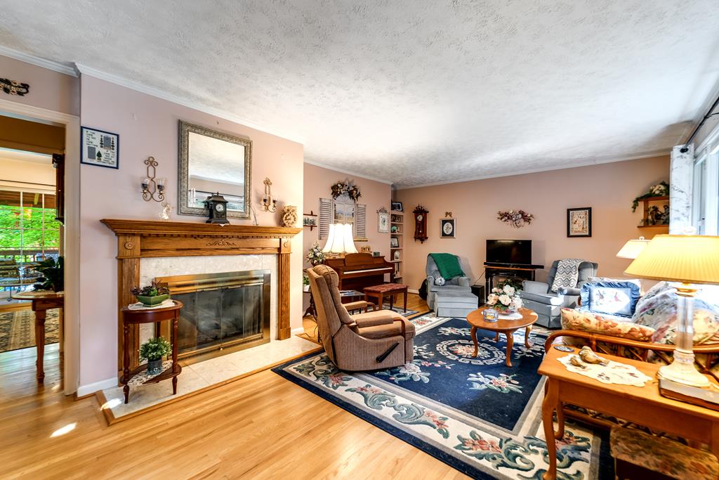 173 Hillcrest Cir