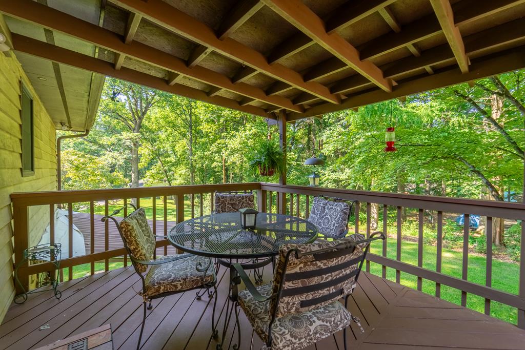 173 Hillcrest Cir