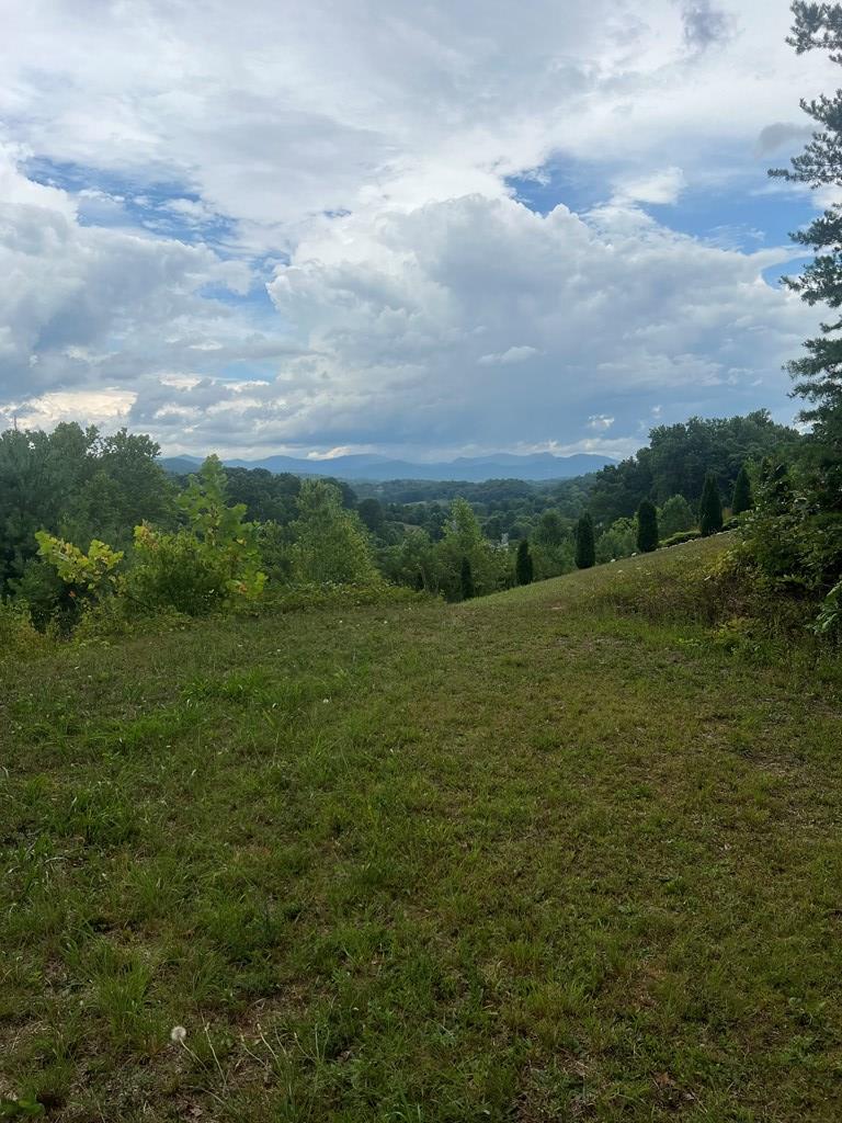 00 Brookstone Mountain Trail