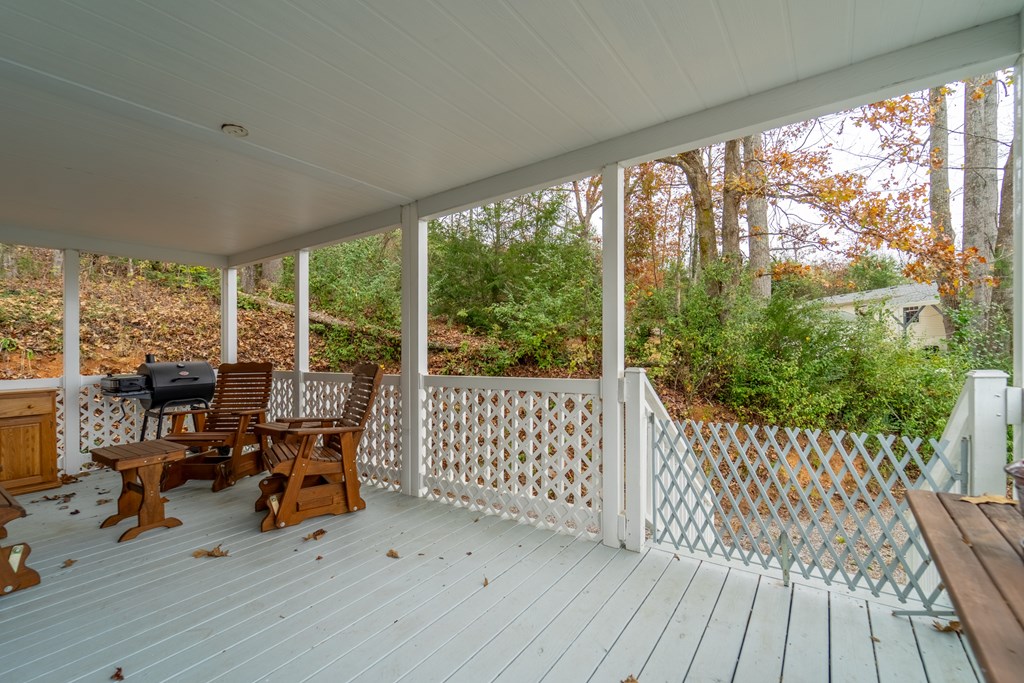 300 Rolling Acres Trail