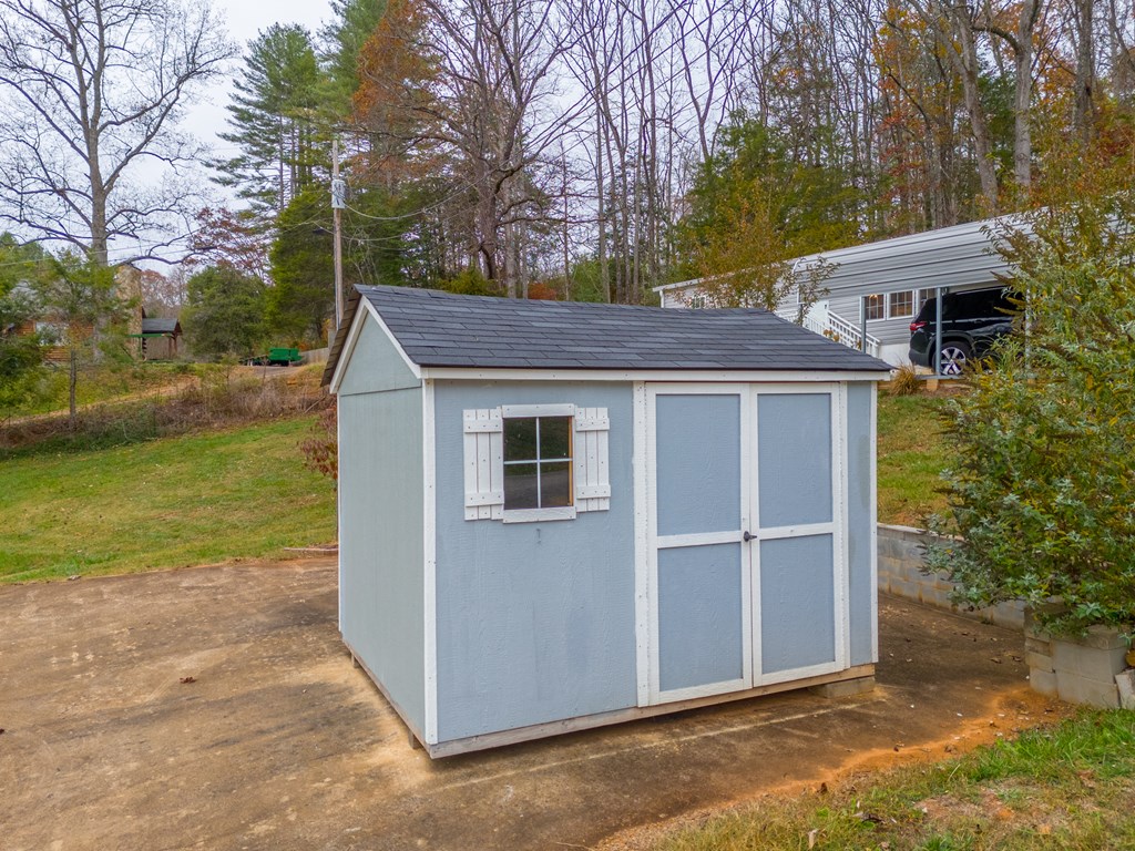 300 Rolling Acres Trail