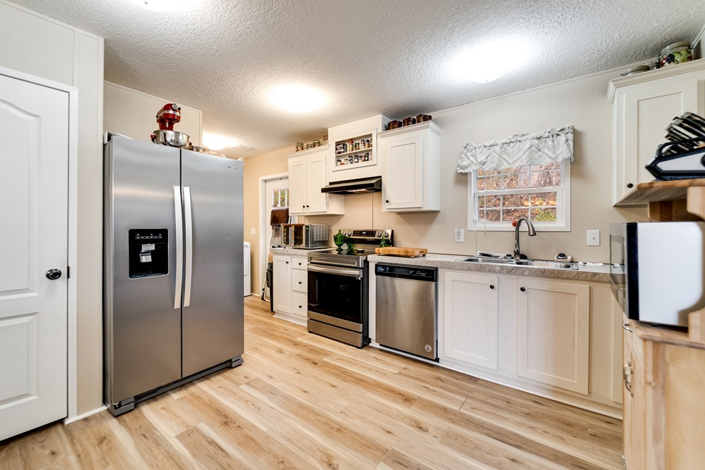 300 Rolling Acres Trail