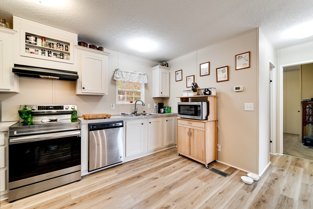 300 Rolling Acres Trail