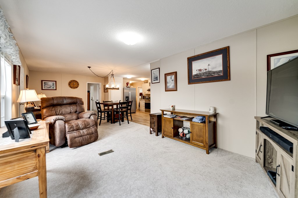300 Rolling Acres Trail