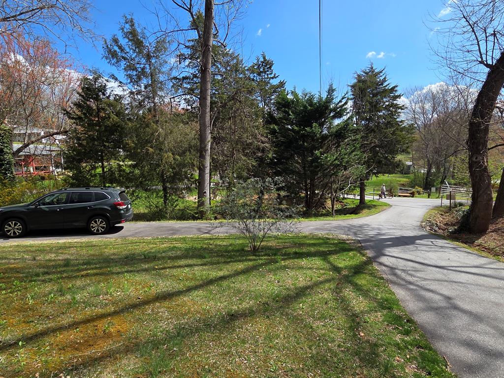 60F Country Woods Drive