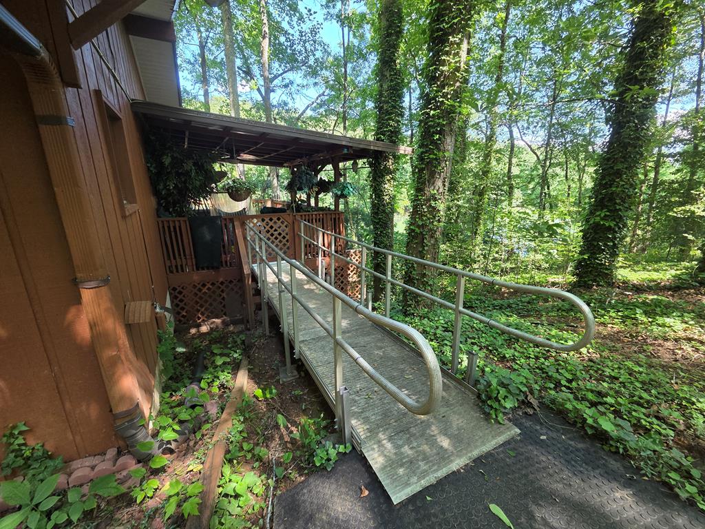 198 Old Dogwood Dr
