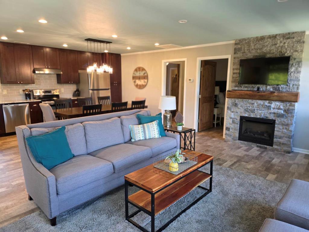 333 Fox Layre Road, Franklin