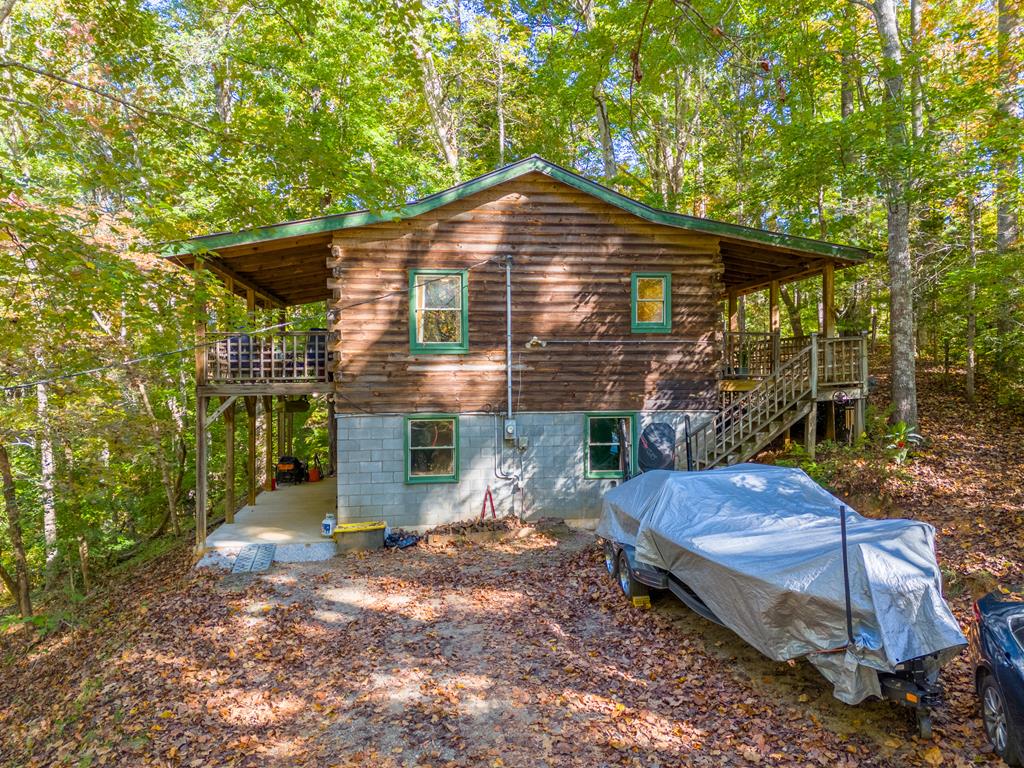 682 Lily Lane