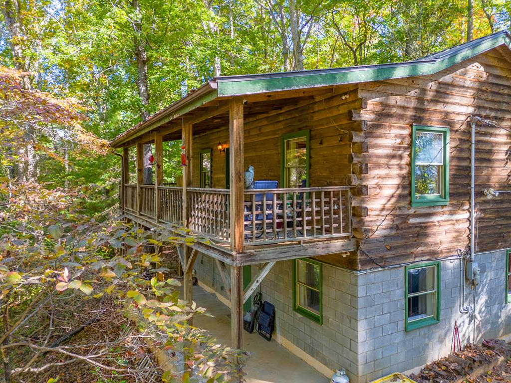 682 Lily Lane