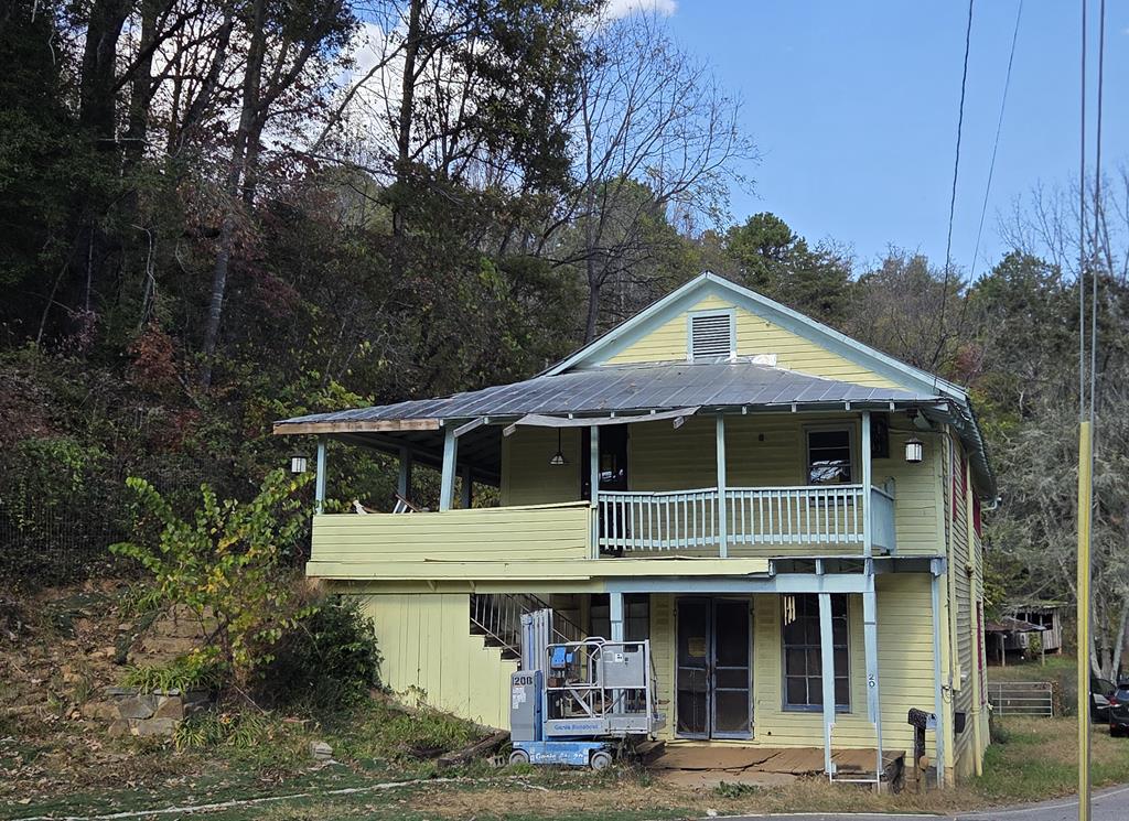 20 West Mills Road, Franklin