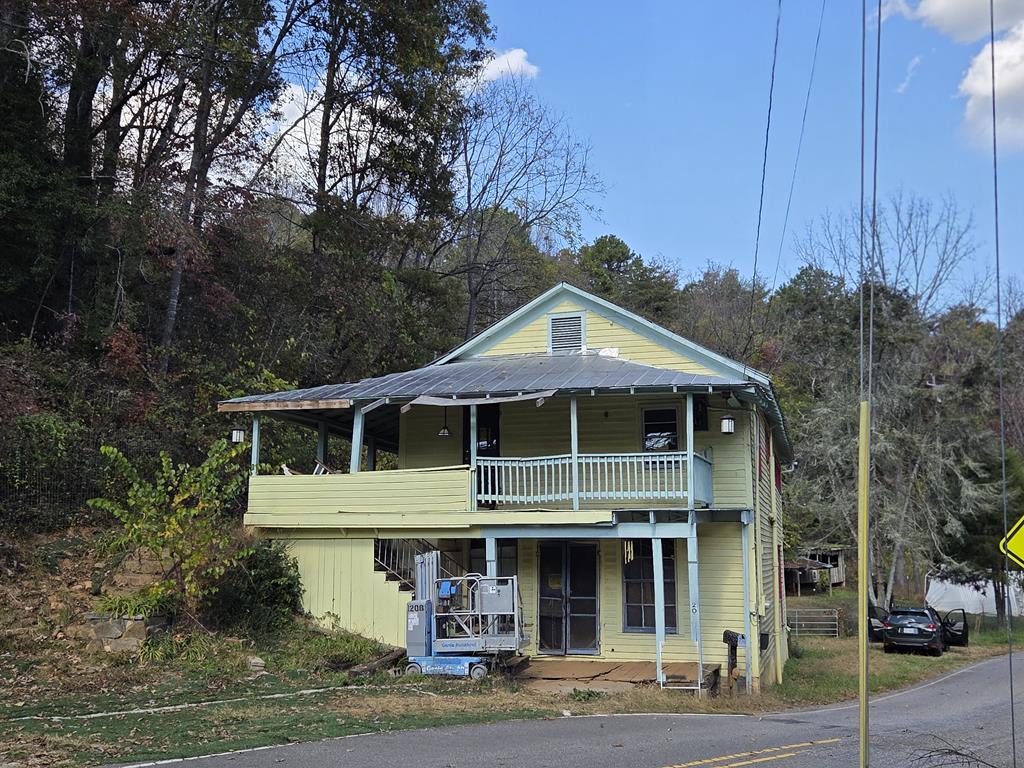 20 West Mills Road, Franklin