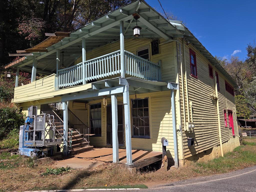 20 West Mills Road, Franklin
