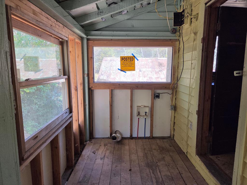 20 West Mills Road, Franklin