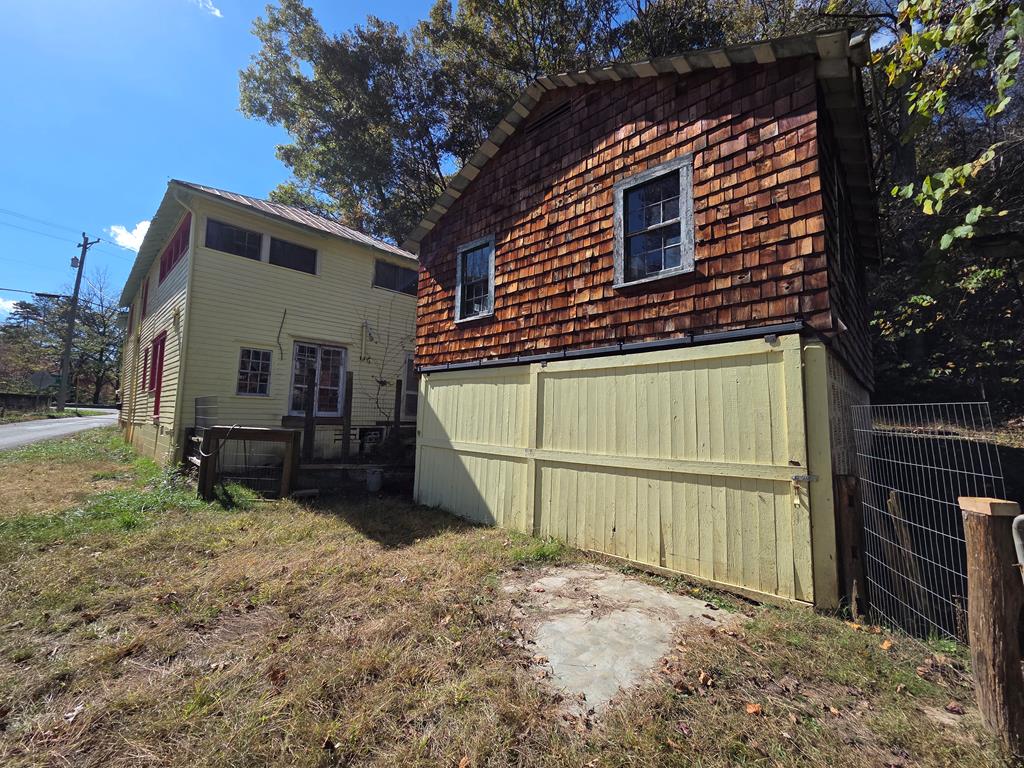 20 West Mills Road, Franklin