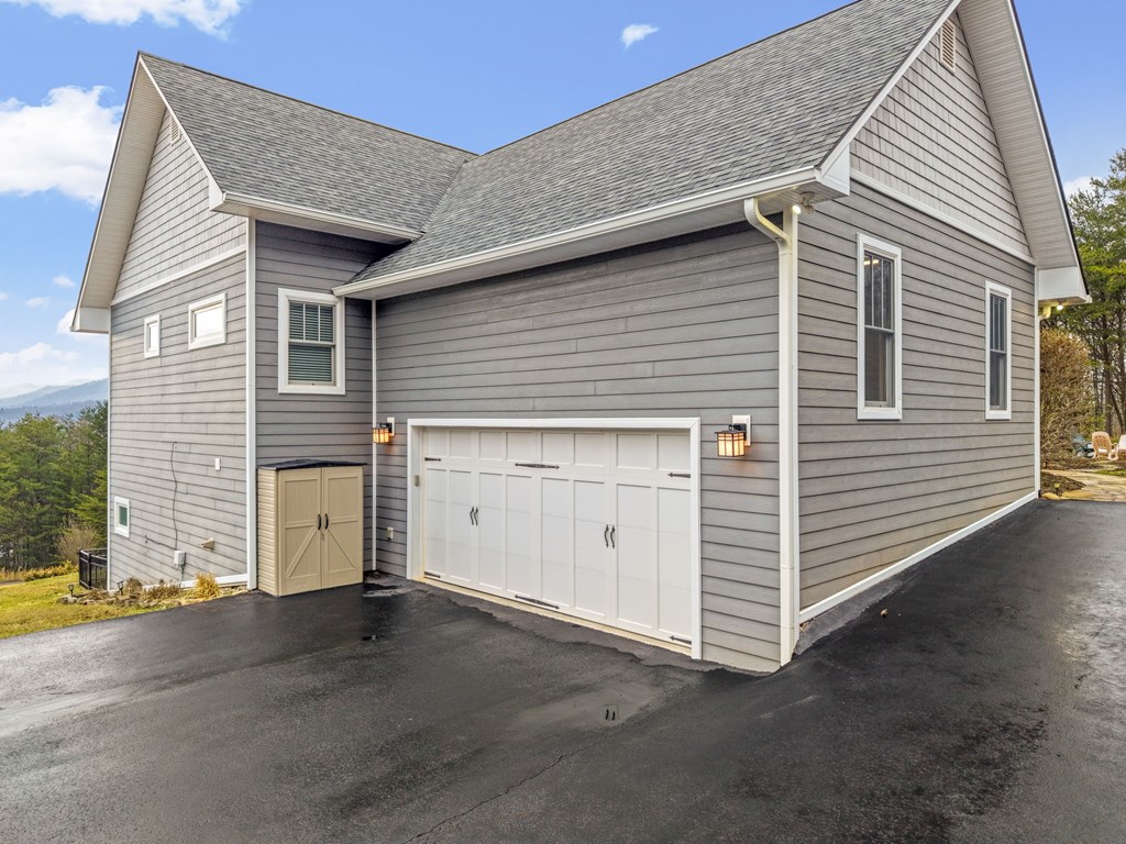 789 Chapel Cove Circle