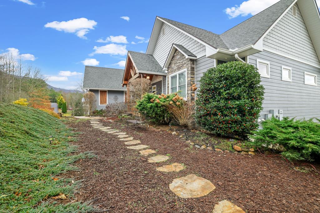 789 Chapel Cove Circle