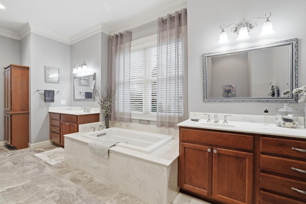 789 Chapel Cove Circle