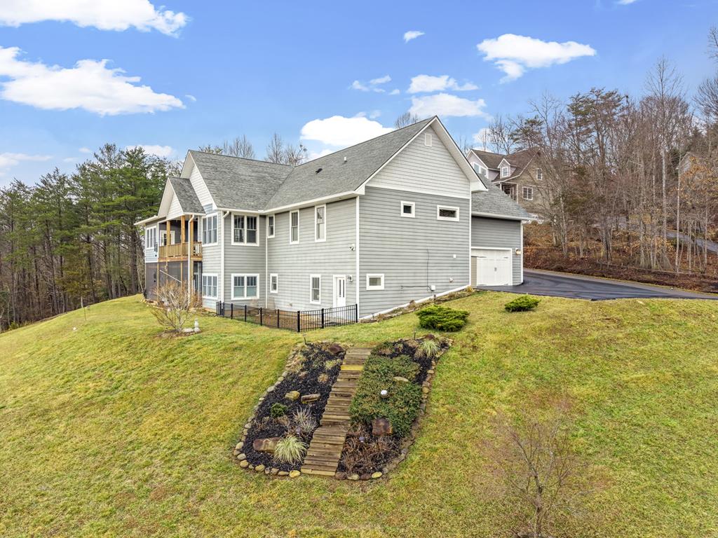 789 Chapel Cove Circle