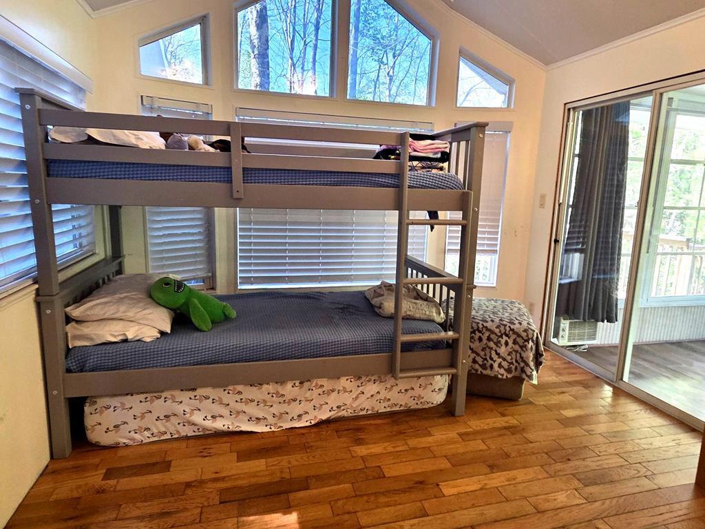 57 Pounding Mill Cove