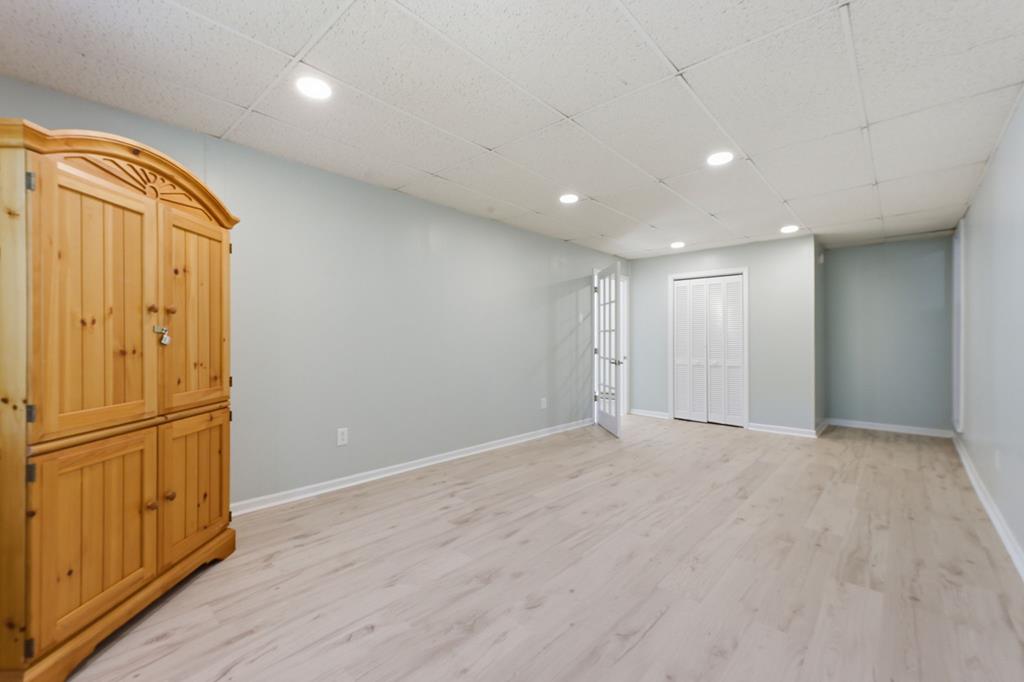 83 Meadowbrook Drive