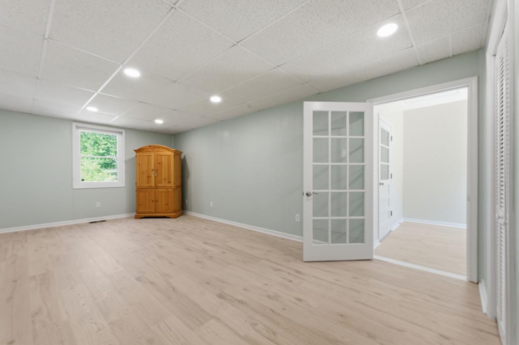 83 Meadowbrook Drive