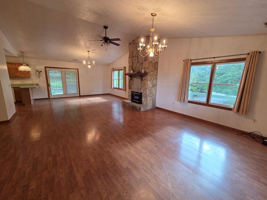 244 Willow Cove