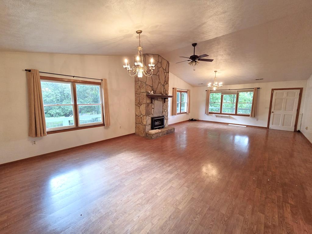 244 Willow Cove