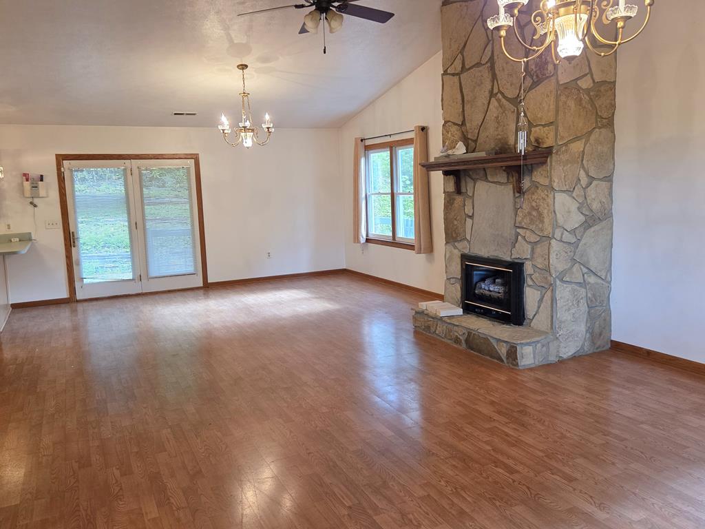 244 Willow Cove