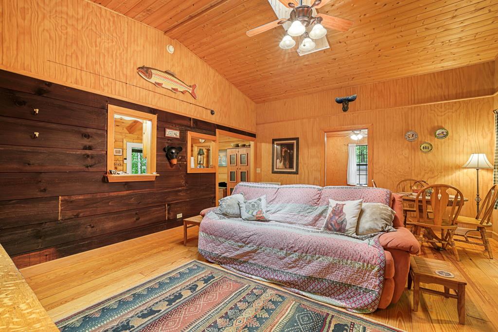 1350 Thomas Valley Road