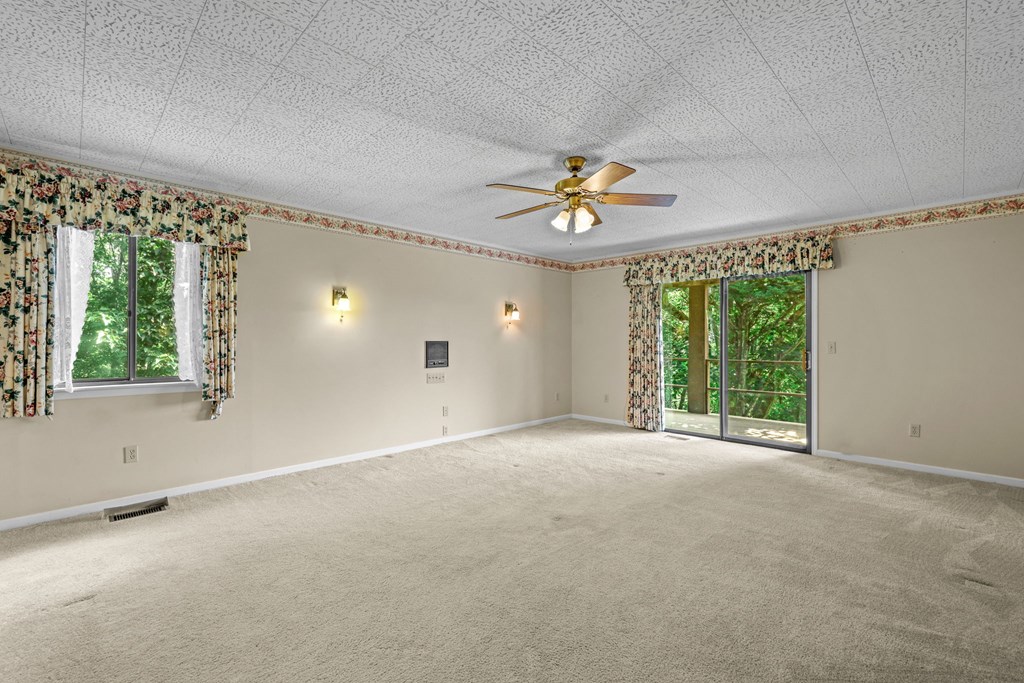 1135 Daves Creek Rd