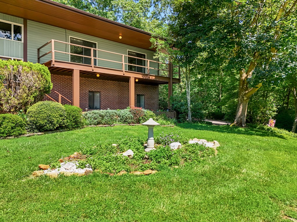 1135 Daves Creek Rd