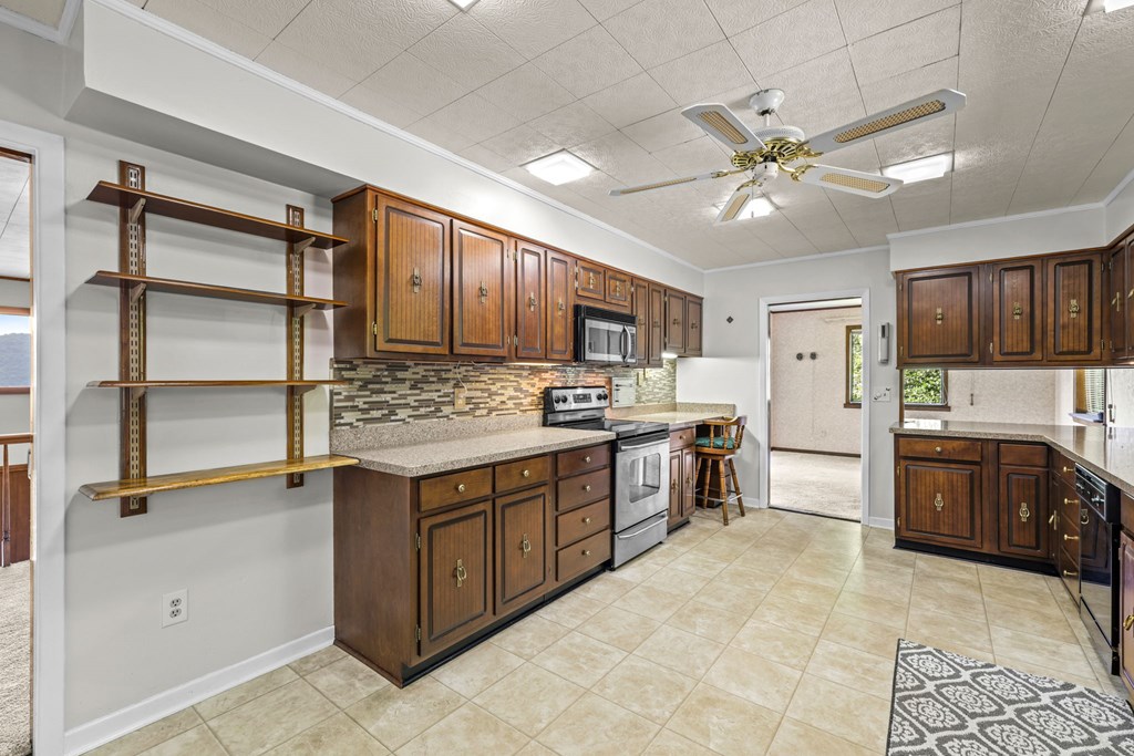 1135 Daves Creek Rd