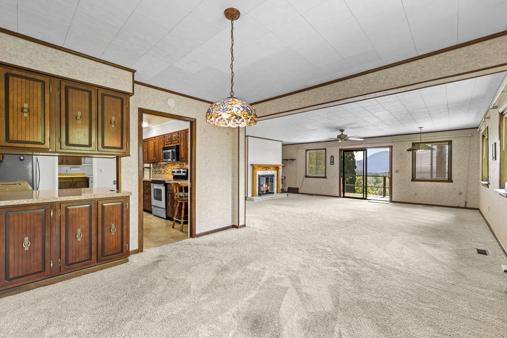 1135 Daves Creek Rd