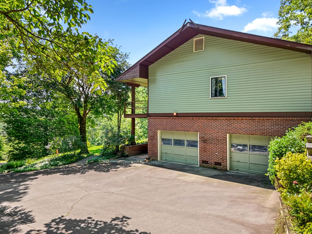 1135 Daves Creek Rd