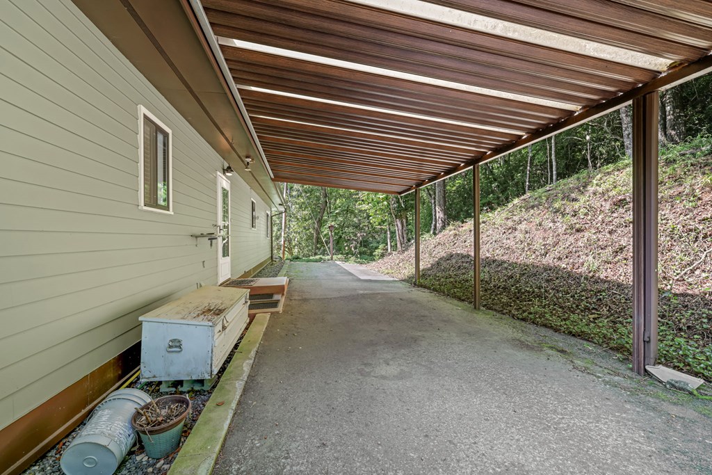 1135 Daves Creek Rd
