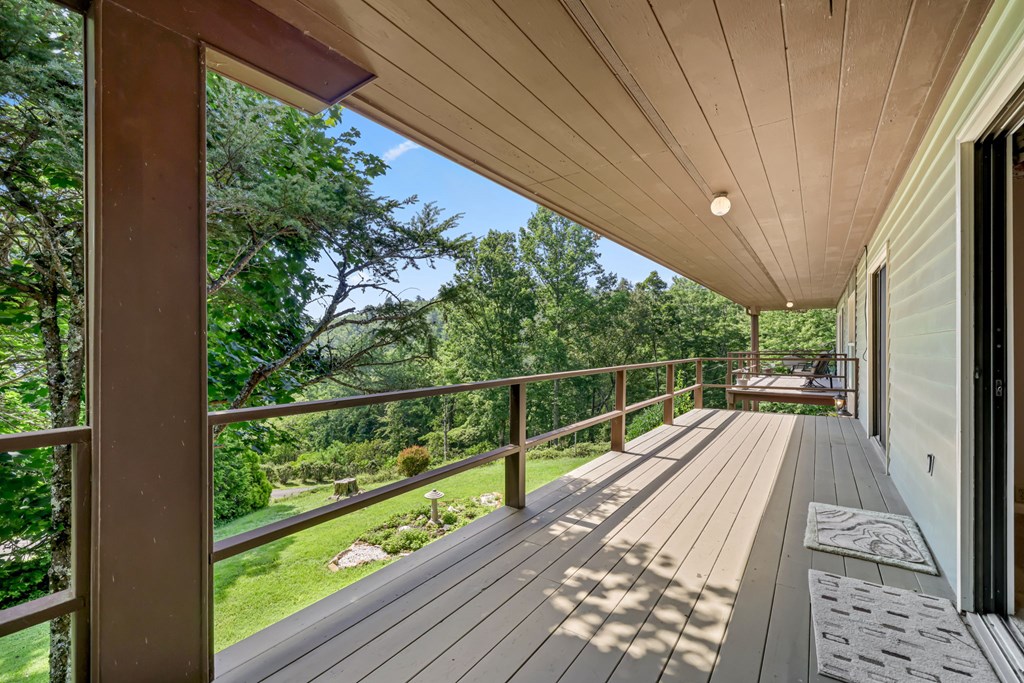 1135 Daves Creek Rd