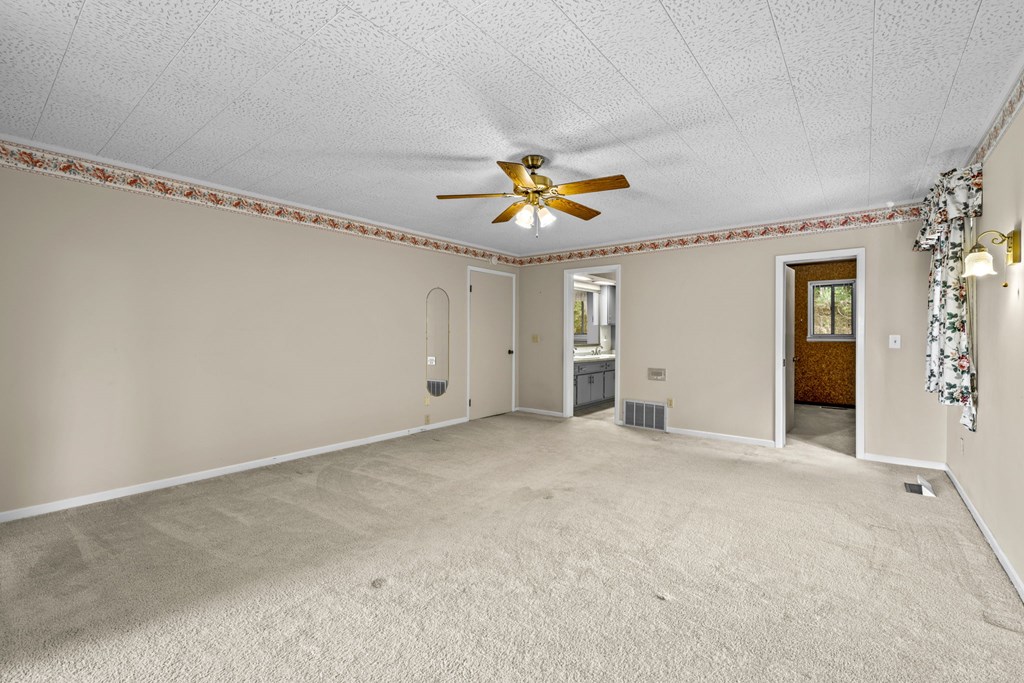1135 Daves Creek Rd