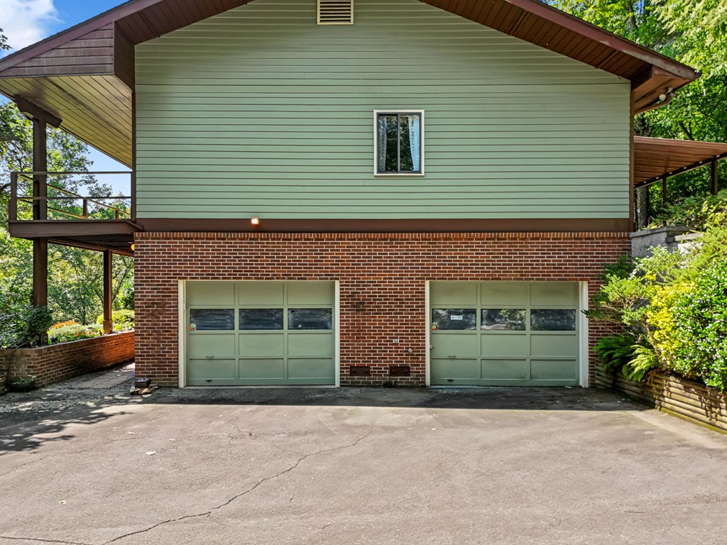 1135 Daves Creek Rd