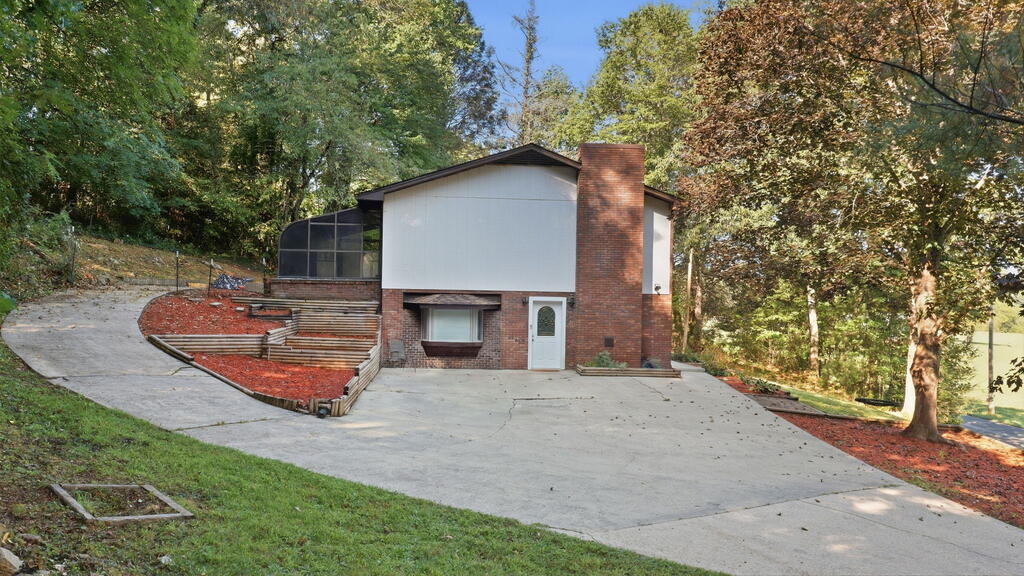 1006 Patton Rd.