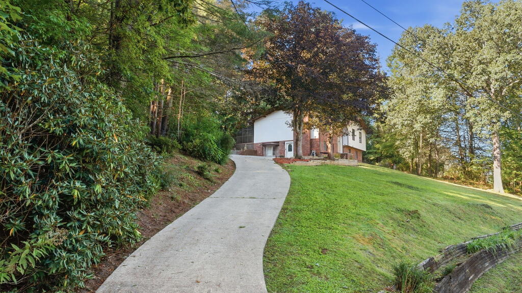 1006 Patton Rd.
