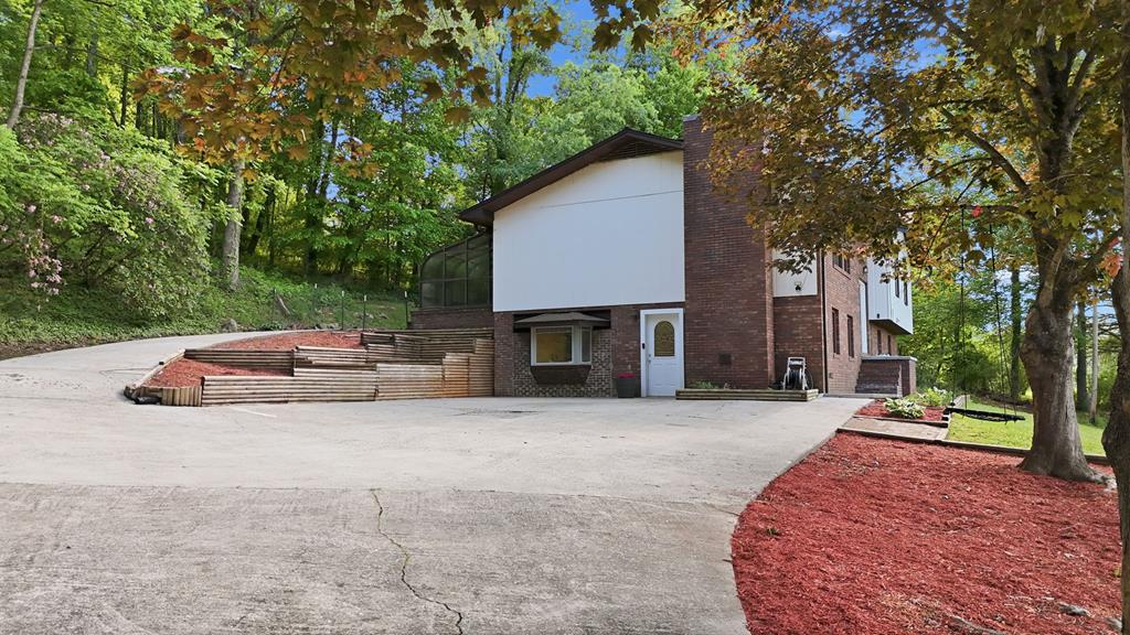 1006 Patton Rd.