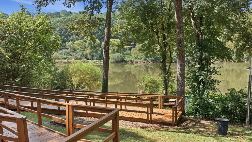 1400 Lake Emory