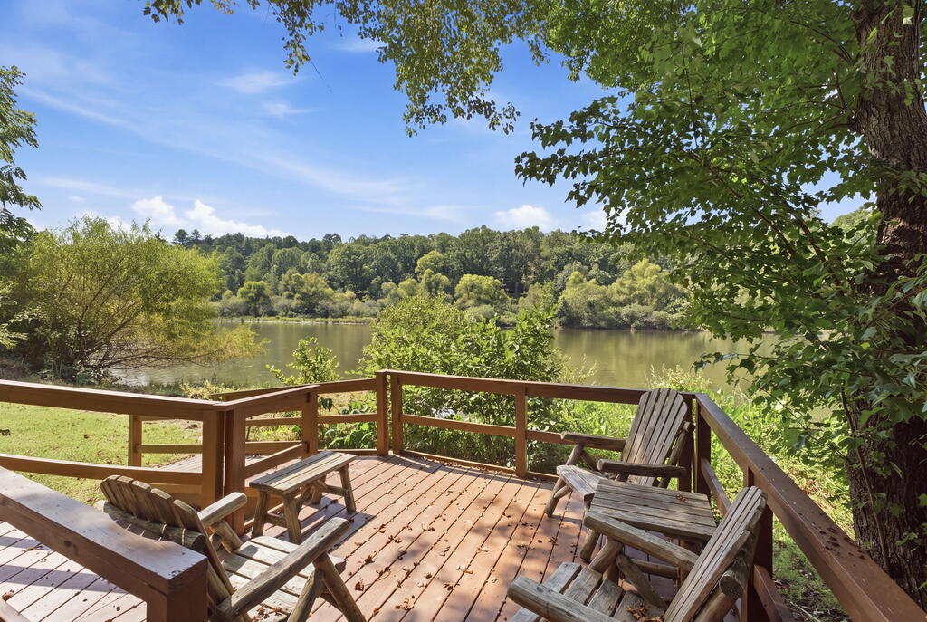 1400 Lake Emory