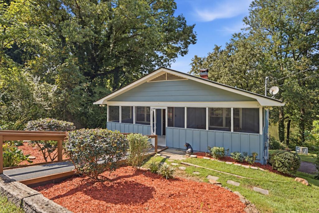 1400 Lake Emory