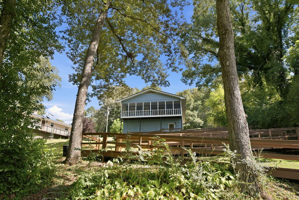 1400 Lake Emory